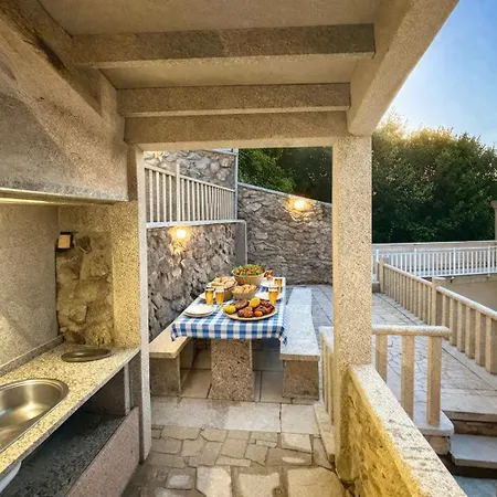 Holibai, Vila Natercia , Vistas al Atlántico cerca de Baiona Villa *