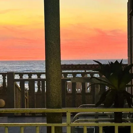 Holibai, Vila Natercia , Vistas al Atlántico cerca de Baiona *